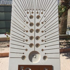Reloj pivotante lumínico